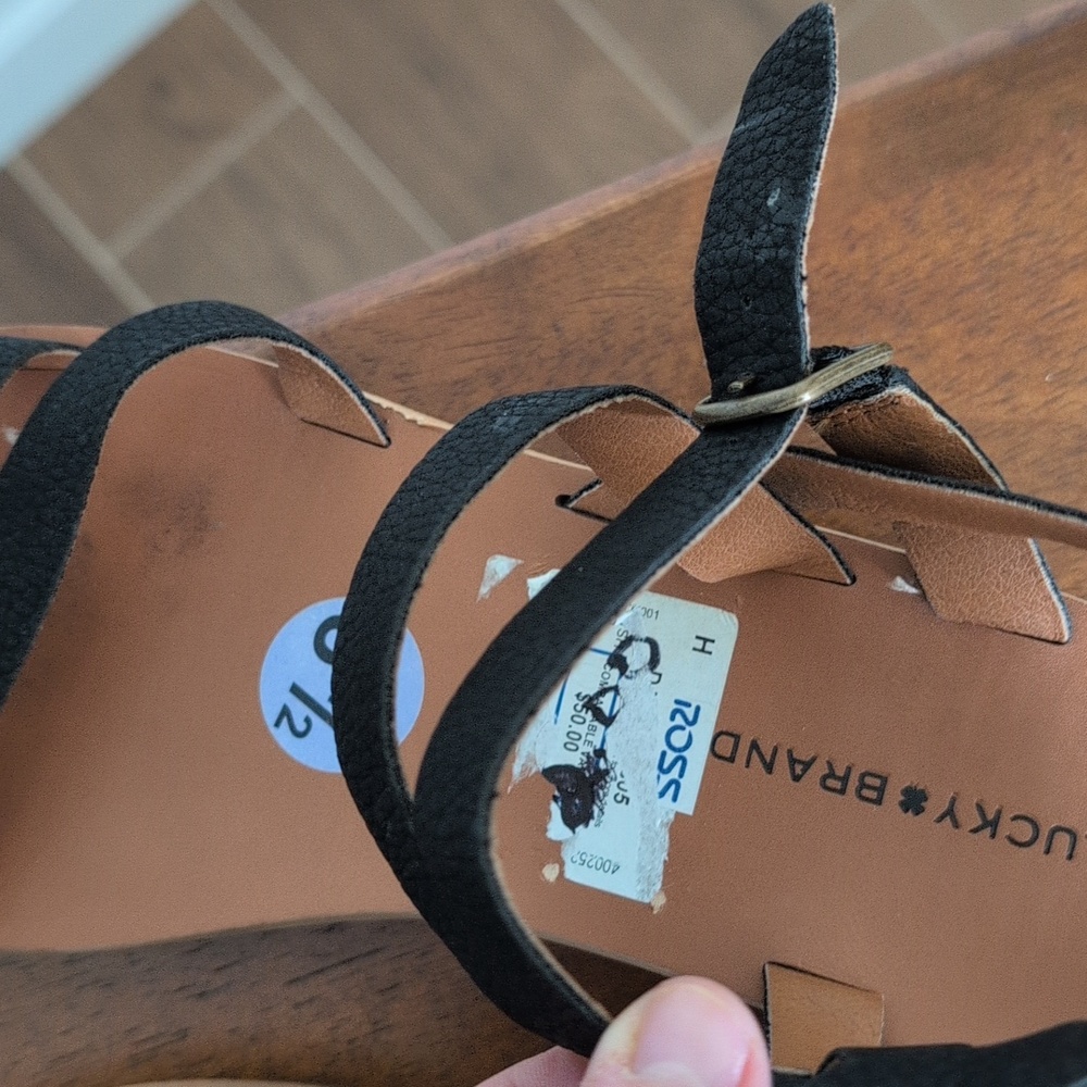 Lucky Brand Black Strappy Sandals with Tan Footbed Size 8.5 - Picture 5 of 8